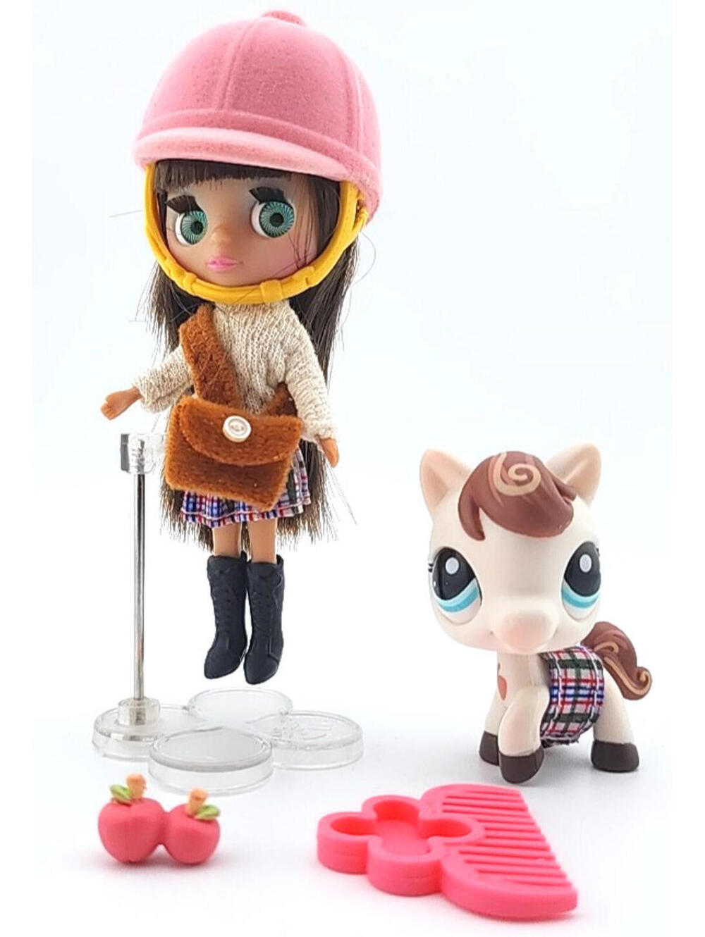 Authentic Littlest Pet Shop Playfully Plaid Blythe Doll w/ Pet & Accessories